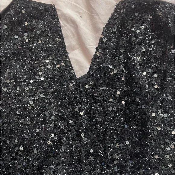 NWOT Black sequin mini skirt - Picture 2 of 3